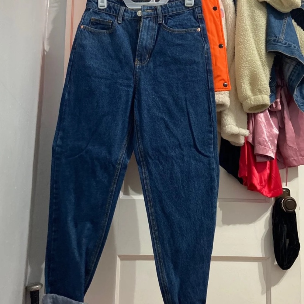 Mom jeans size 4 U.S